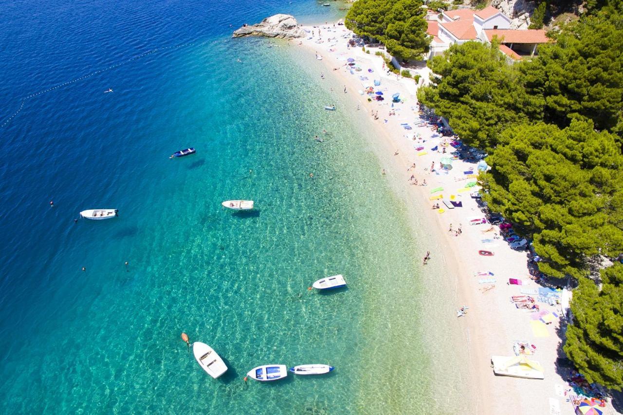 Apartments With A Parking Space Brela, Makarska - 11552 Exterior photo