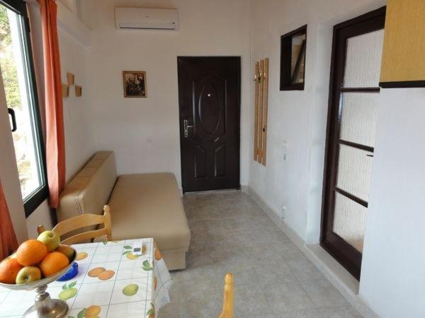 Apartments With A Parking Space Brela, Makarska - 11552 Exterior photo